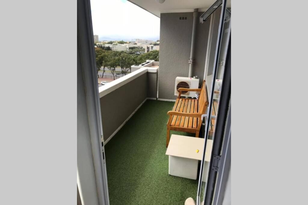 Comfy With Balcony And Views *
