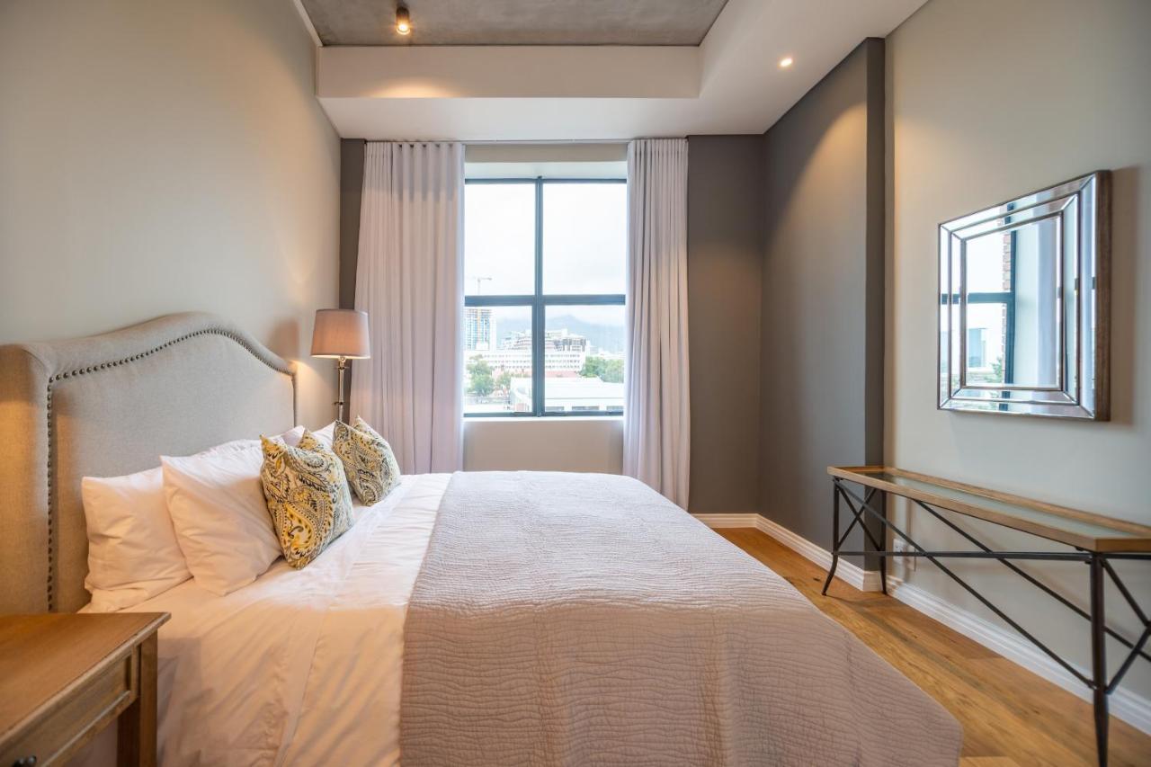 The Docklands Luxury Apartment *