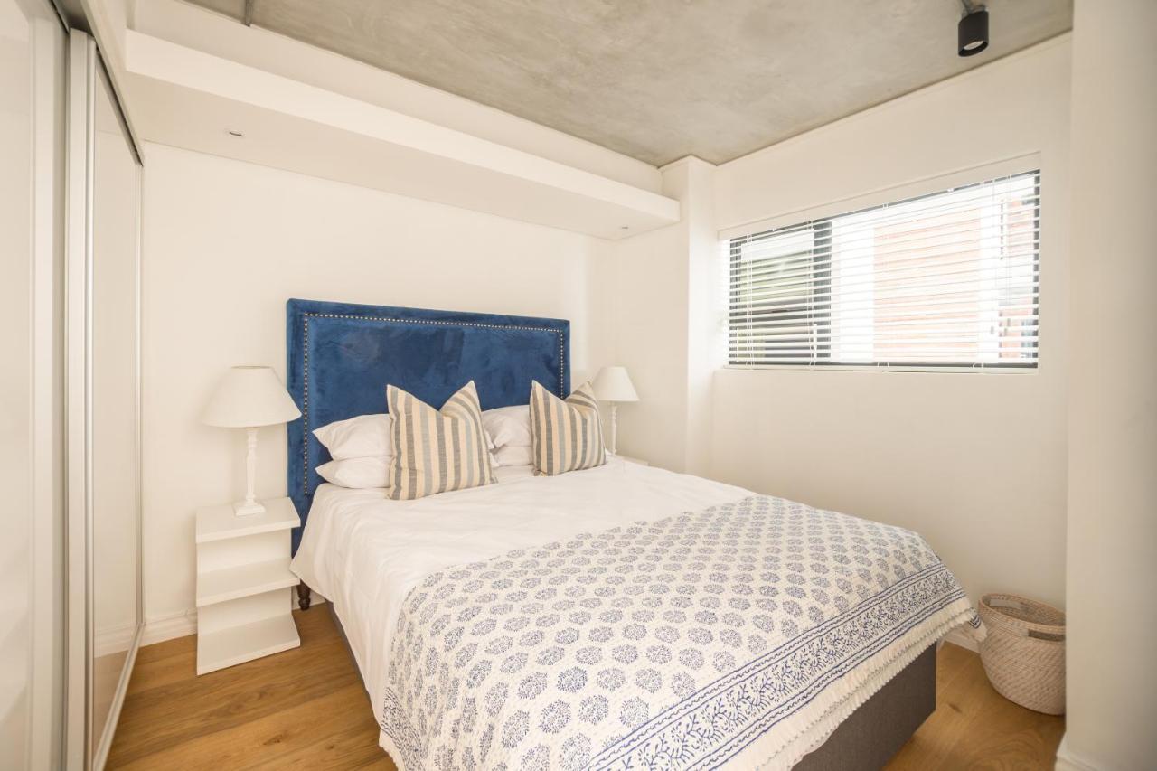 The Docklands Luxury Apartment *
