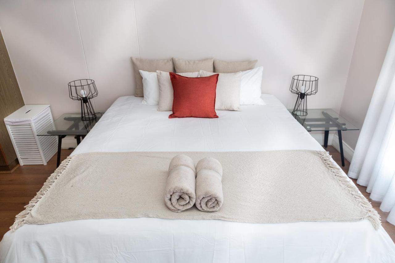 Modern Ocean Views 2 Bedroom 112 Eden On The Bay, Blouberg, Cape Town