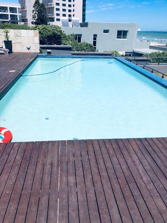 Apartamento Infinity Self Catering Beachfront 302