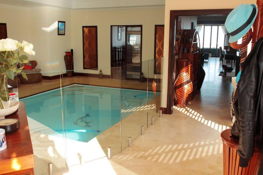 Holiday home 4 Bedroom Luxury With View Of The Ocean And Table Mountain Cape Town