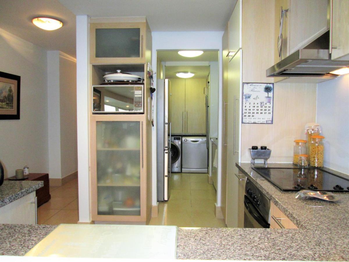 Eugenie's Place, Ocean View Apartment *