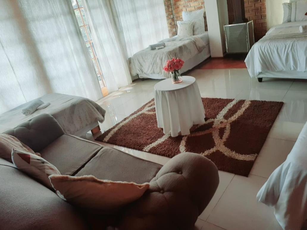 Guest house Zenith House Loevestein Self Catering Accomodation Cape Town