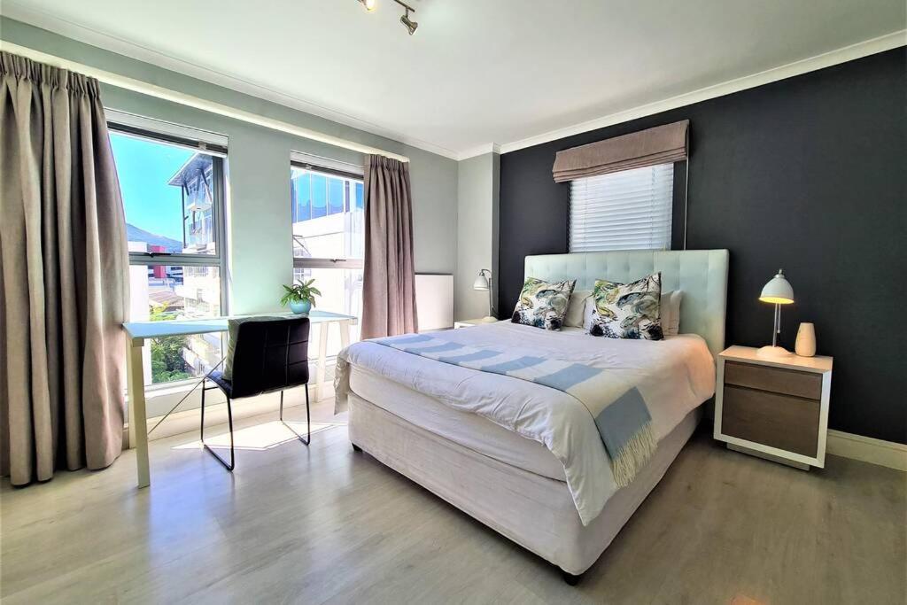 Apartment Modern & Secure 3 Bedroom *