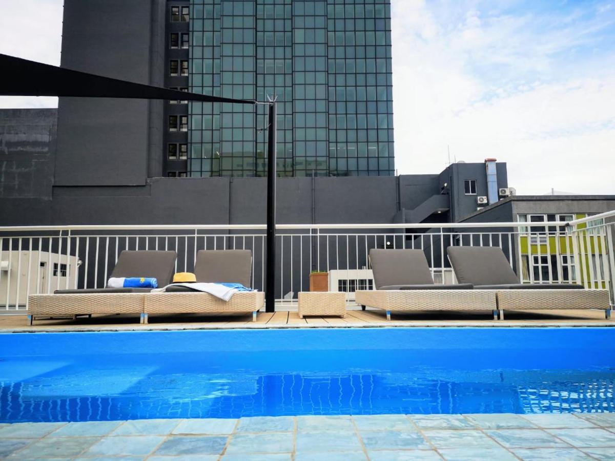 Urban Oasis Aparthotel 3*