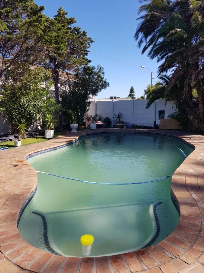 Lodge Salama Milnerton Cape Town