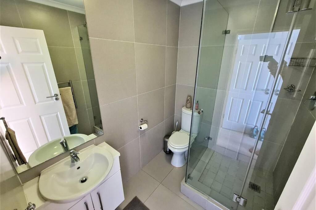 Modern & Secure 3 Bedroom Cape Town