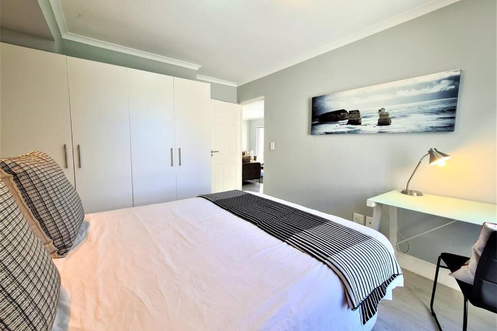 Modern & Secure 3 Bedroom Cape Town