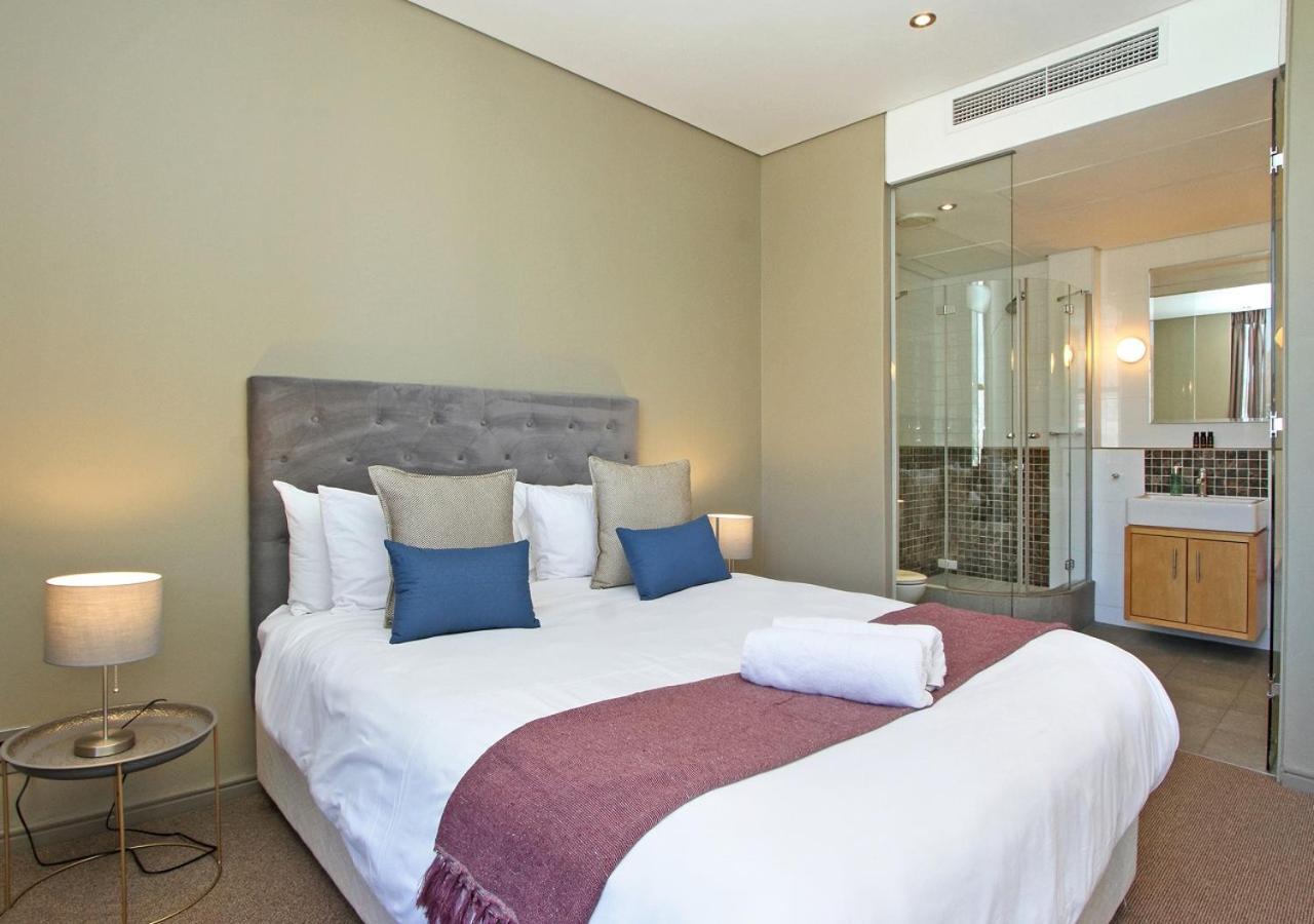 Spacious 3 Bedroom Family In Apartment *