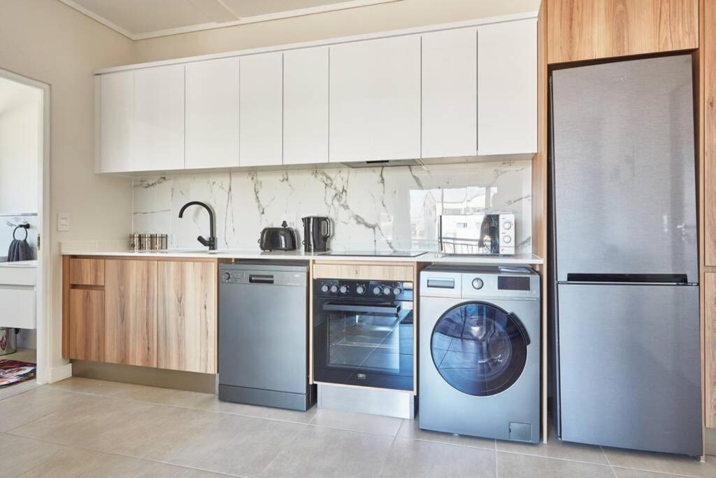 Alimama Spaces: The Manson's Fynbos Apartment Cape Town