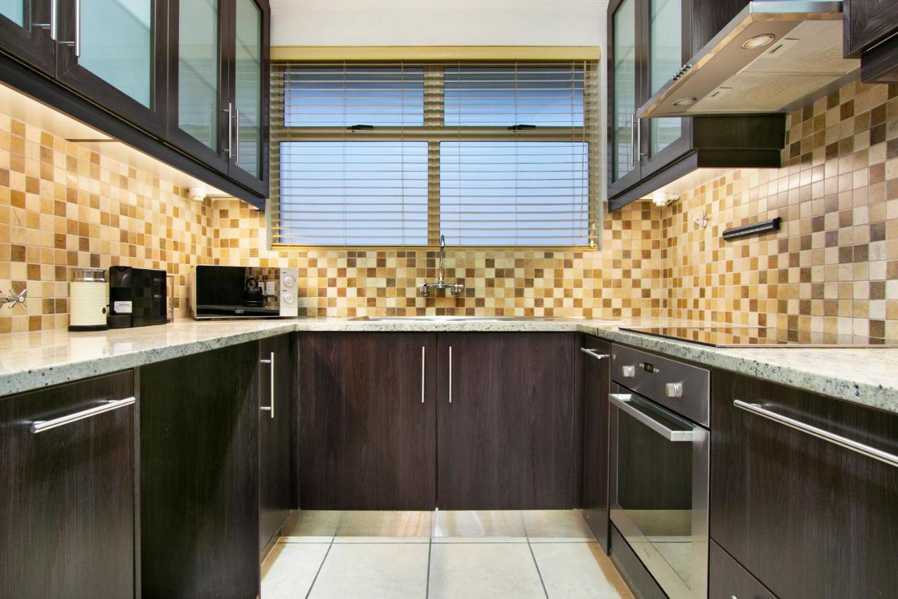 Blouberg Heights 1406 By Hostagents * Cape Town