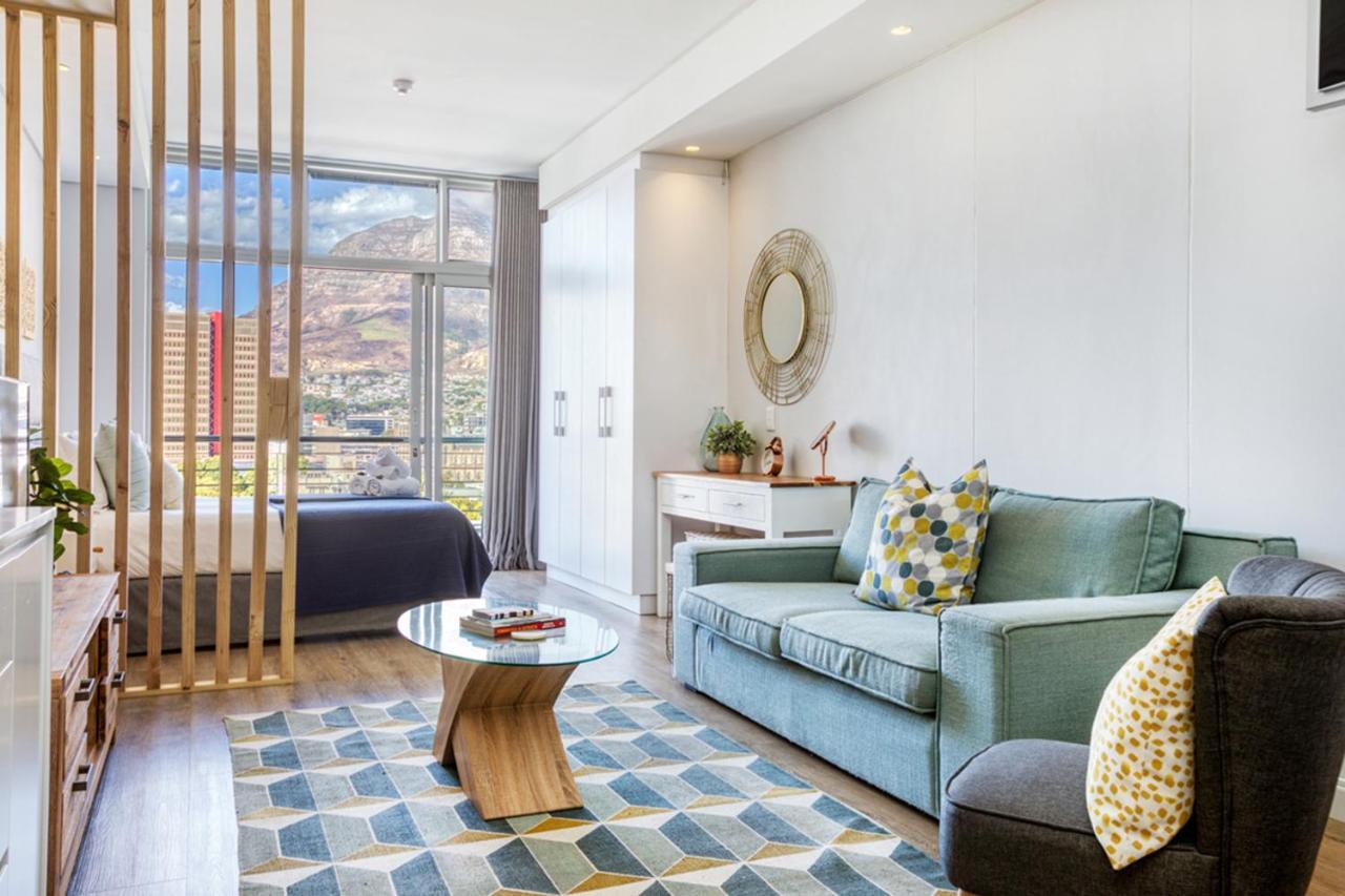 Elegant Modern Near Table Mountain Apartment Cape Town
