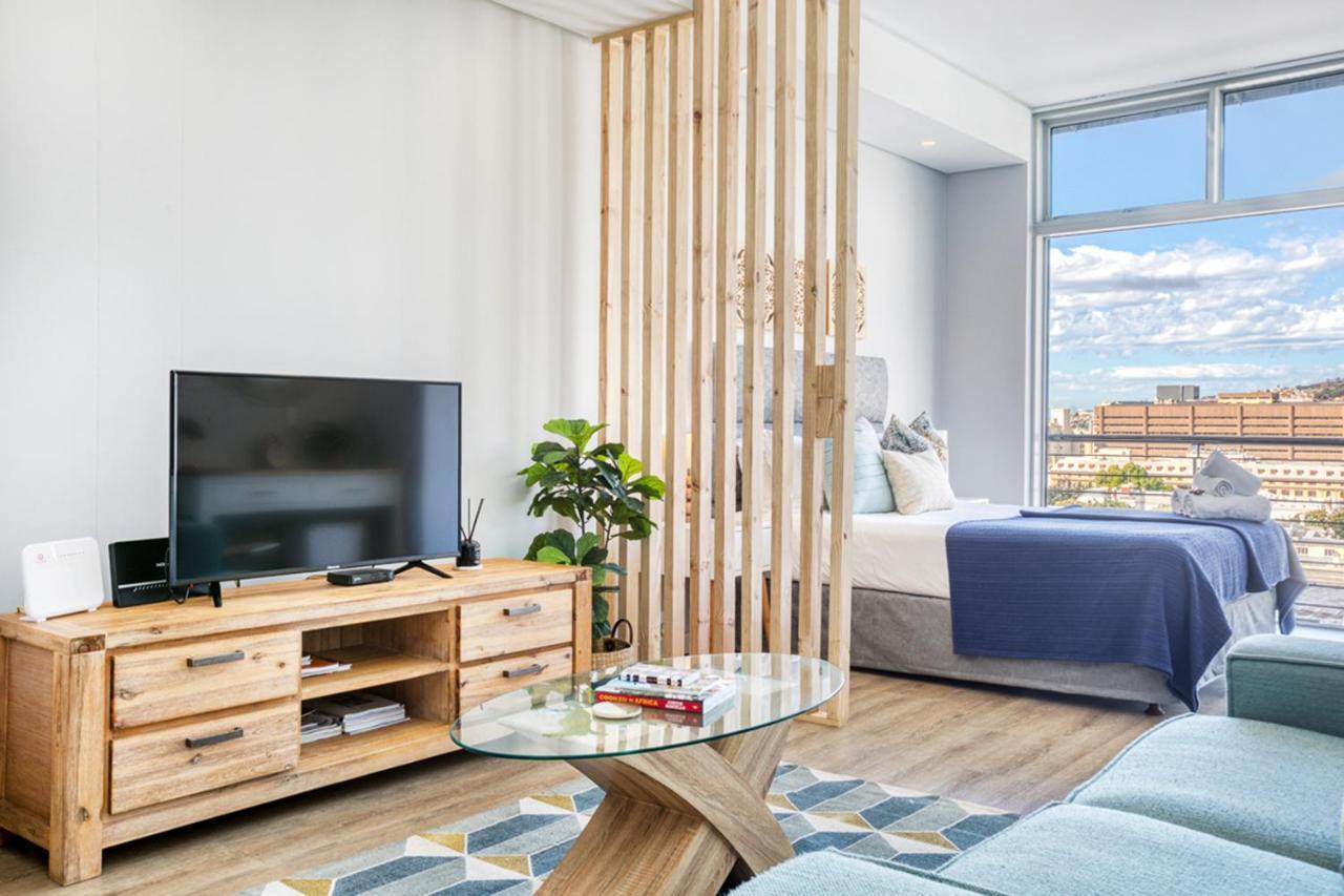 Elegant Modern Near Table Mountain Apartment Cape Town