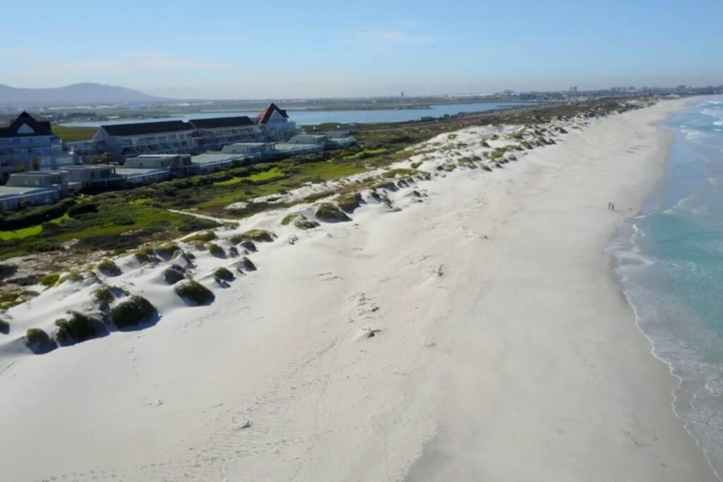 Dolphin E24 Direct Access To The Holiday home Cape Town