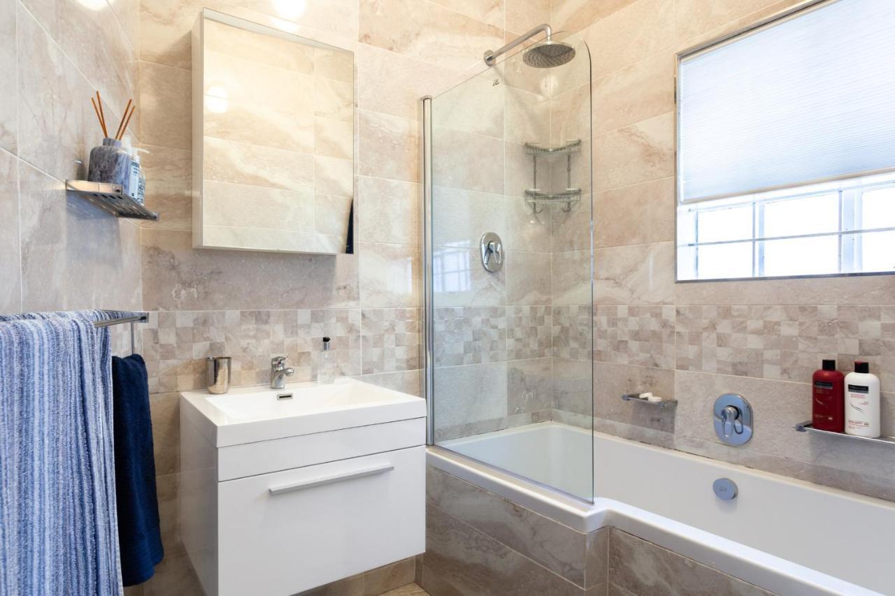 Stunning Studio With Garden & Parking In Sunny Sea Point Apartment Cape Town