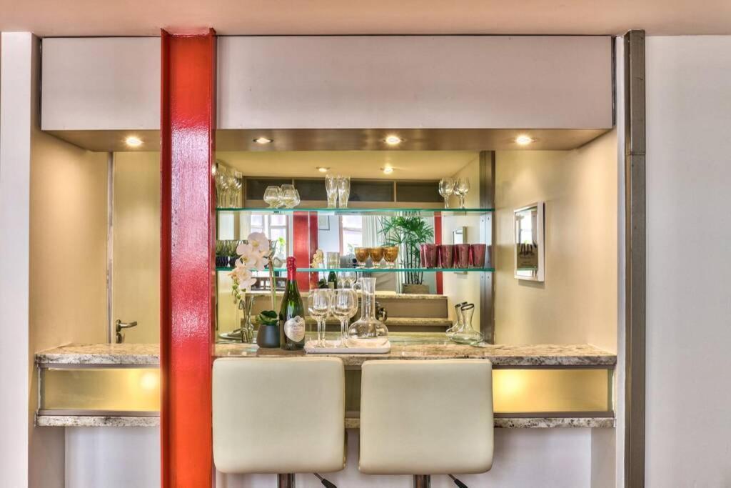 Couples Retreat, Bar, Library, 24 Hour Security * Cape Town
