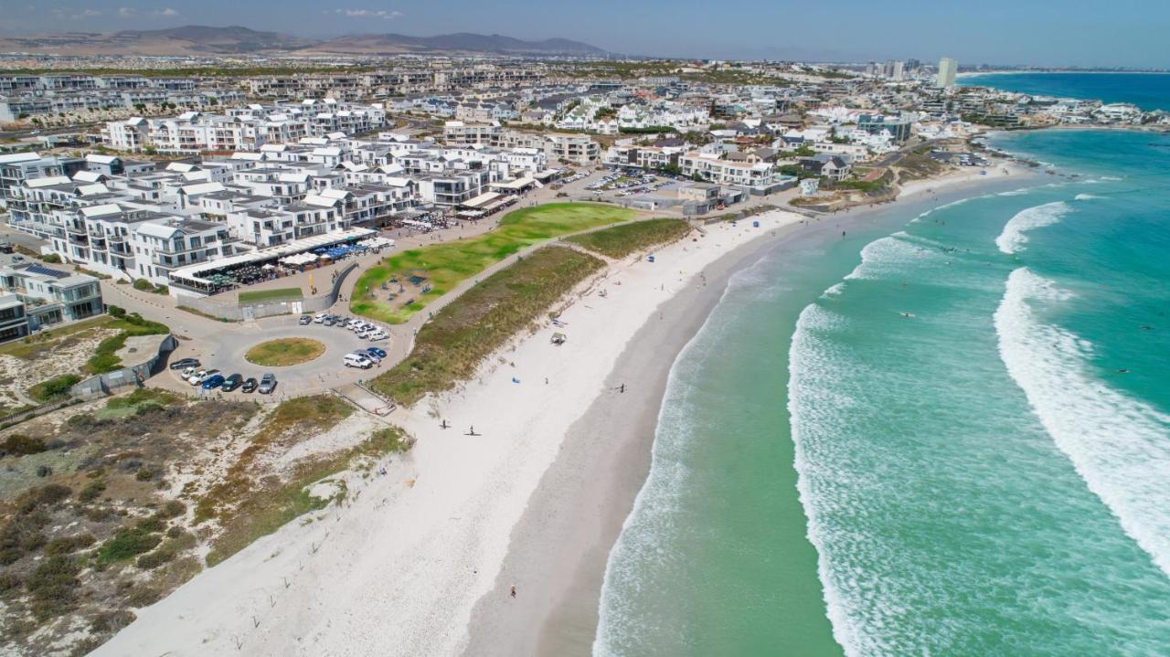 Apartment Elegant Beachfront 192 Eden On The Bay Beachfront Apartment, Blouberg, *