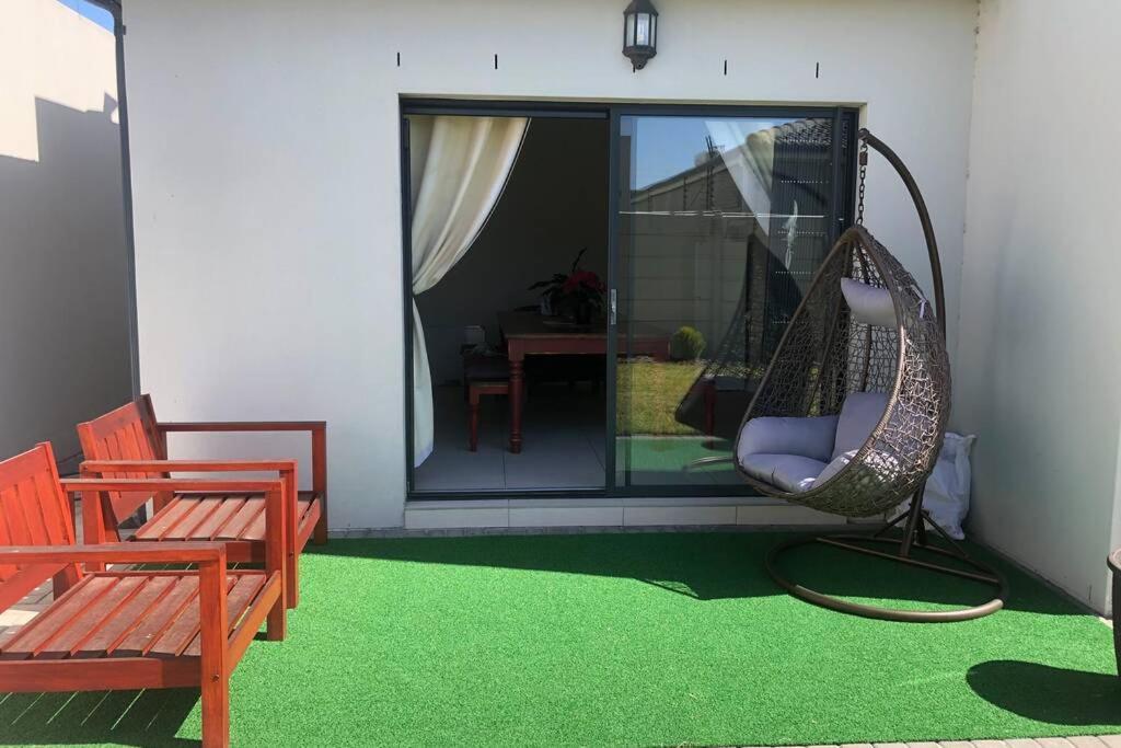 Feel@home - Bloubergstrand Villa *
