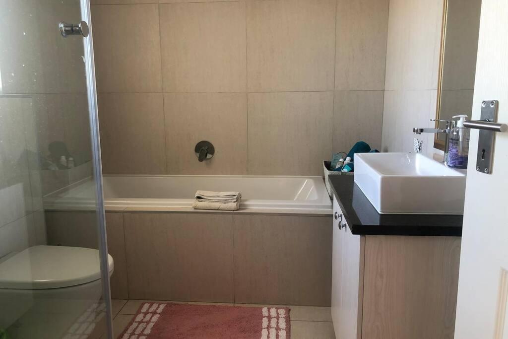 Feel@home - Bloubergstrand Villa Cape Town