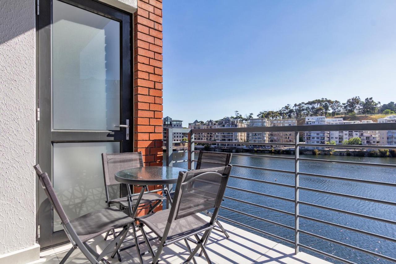 Yolande's Hideaway Waterfront Views + Terrace * Cape Town