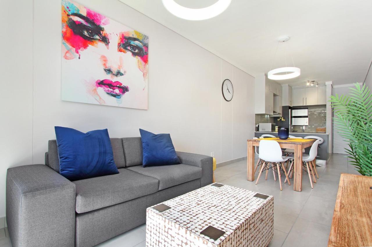 Apartment Yolande's Hideaway Waterfront Views + Terrace