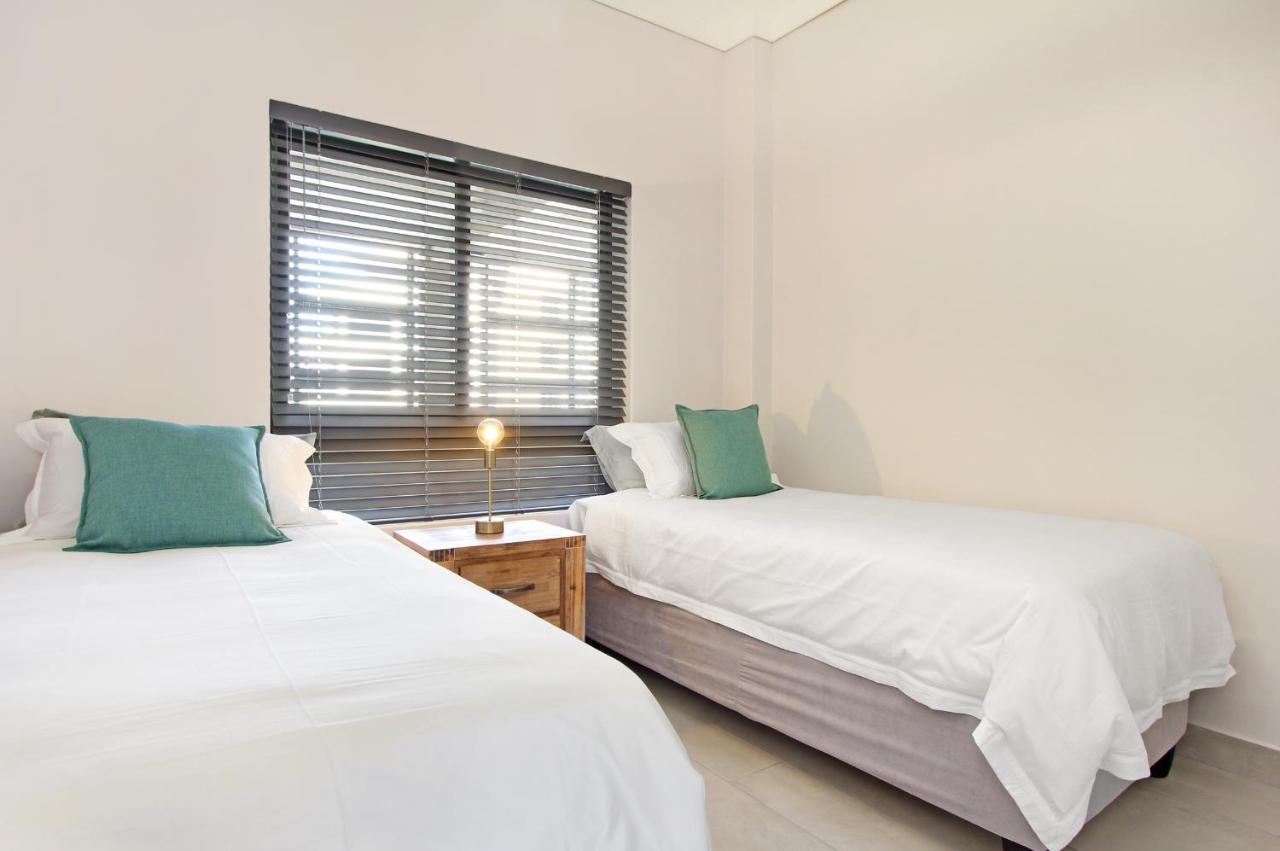 Yolande's Hideaway Waterfront Views + Terrace * Cape Town