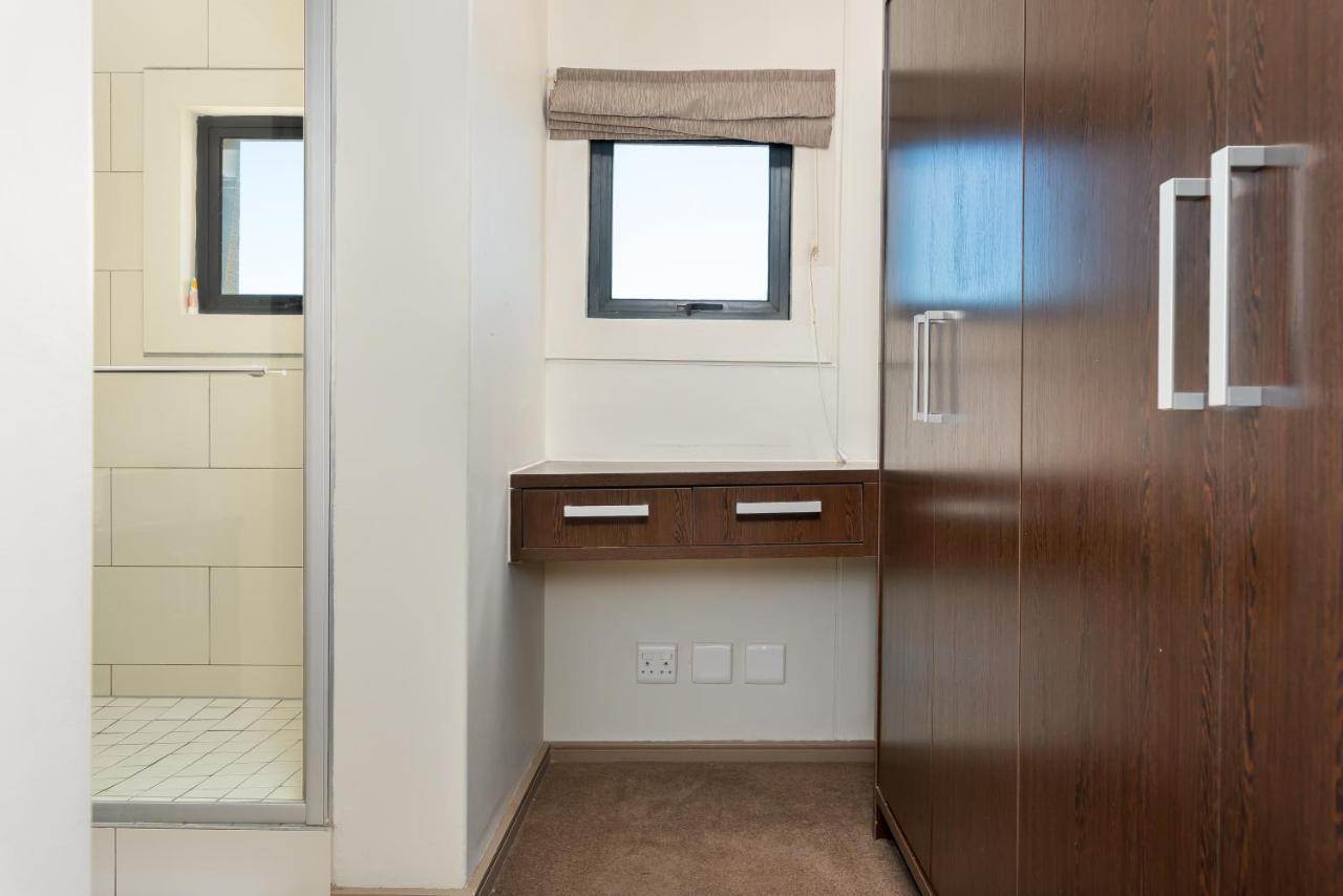 The Manhattan Apartment *