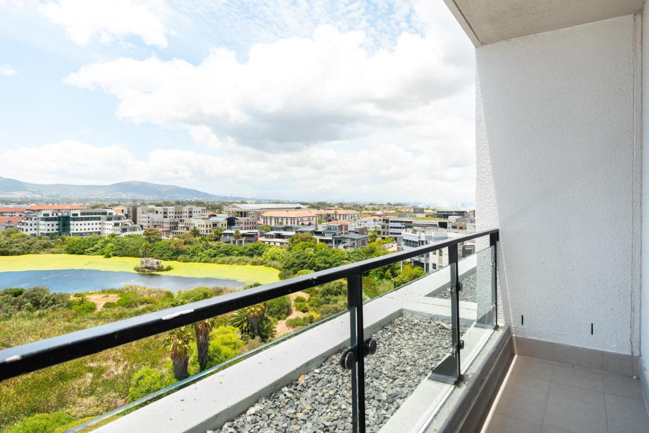 Waters Edge Apartment