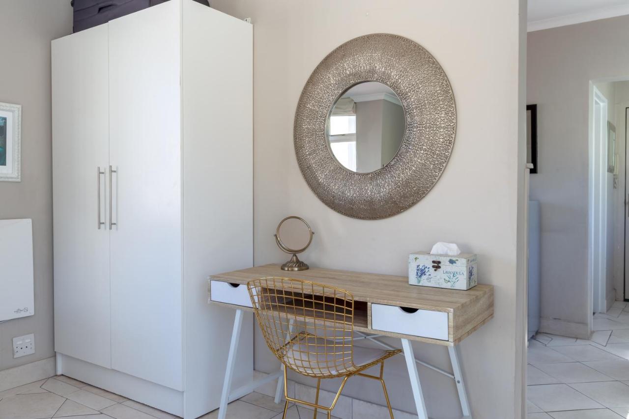 Apartment Cosy And Classy Sea Point *