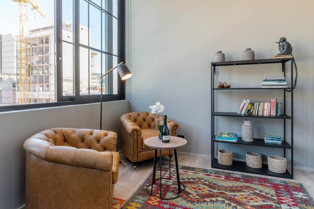 Apartment Modern, Sunfilled Urban At The Harri W/views Cape Town