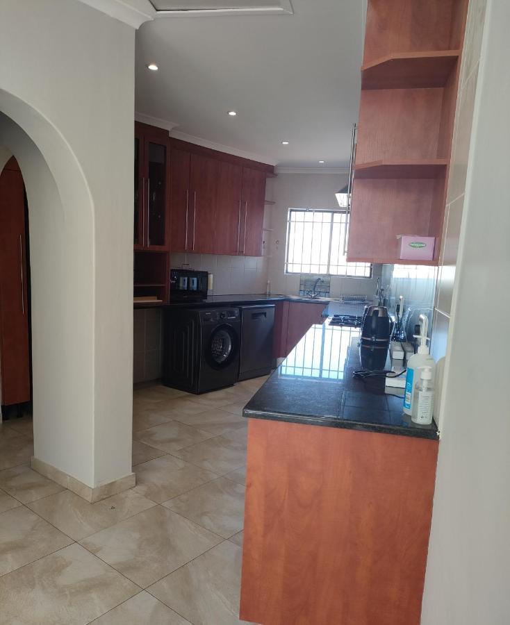 Luxury Corner House Apartment *