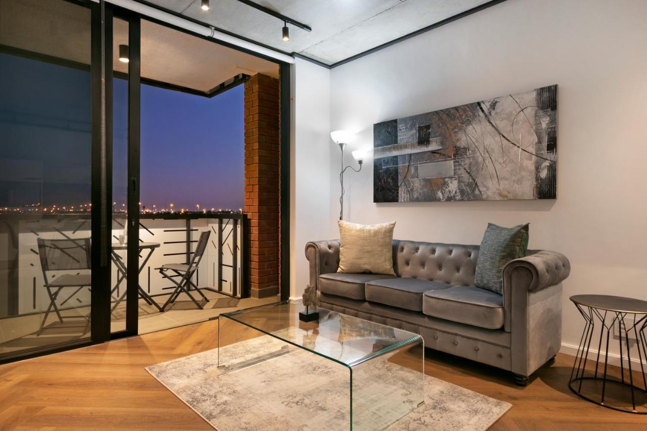 Bridgewater One 605 By Hostagents * Cape Town