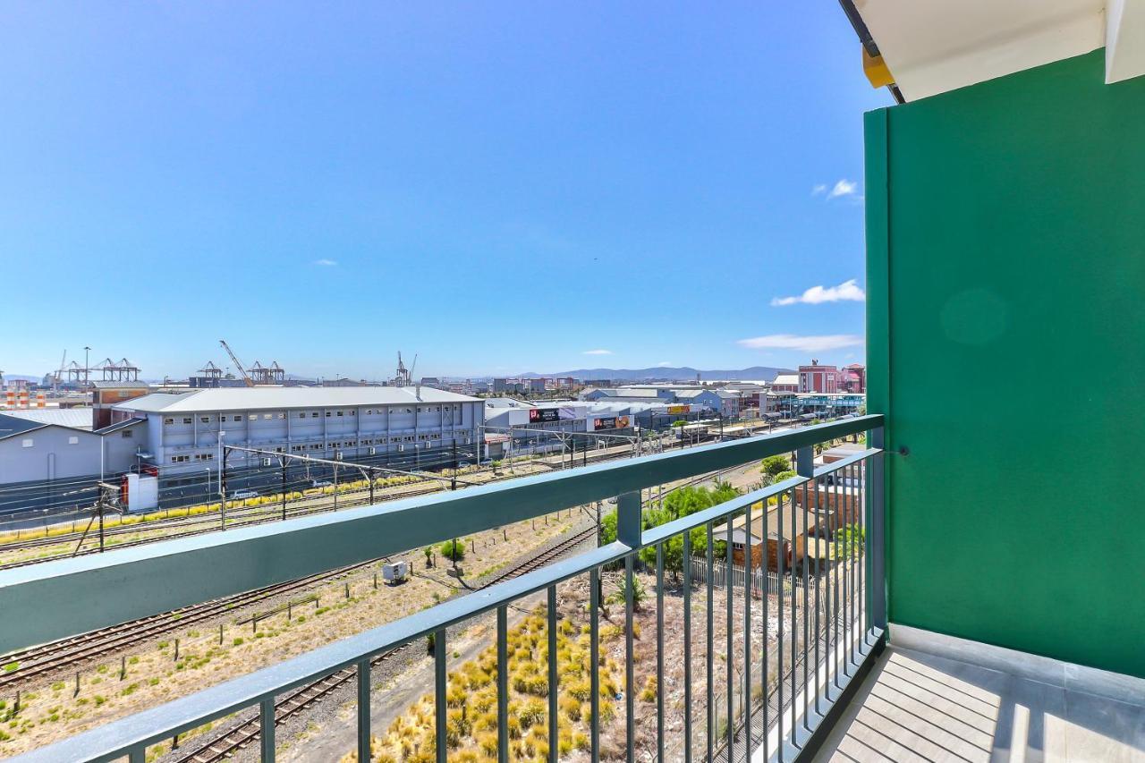 Stunning Work Pad On 1onalbert- 601 Apartment Cape Town