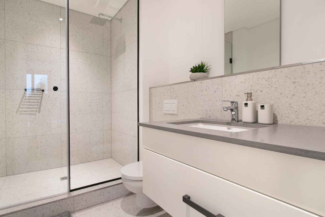 Apartment Bridgewater One 605 By Hostagents Cape Town