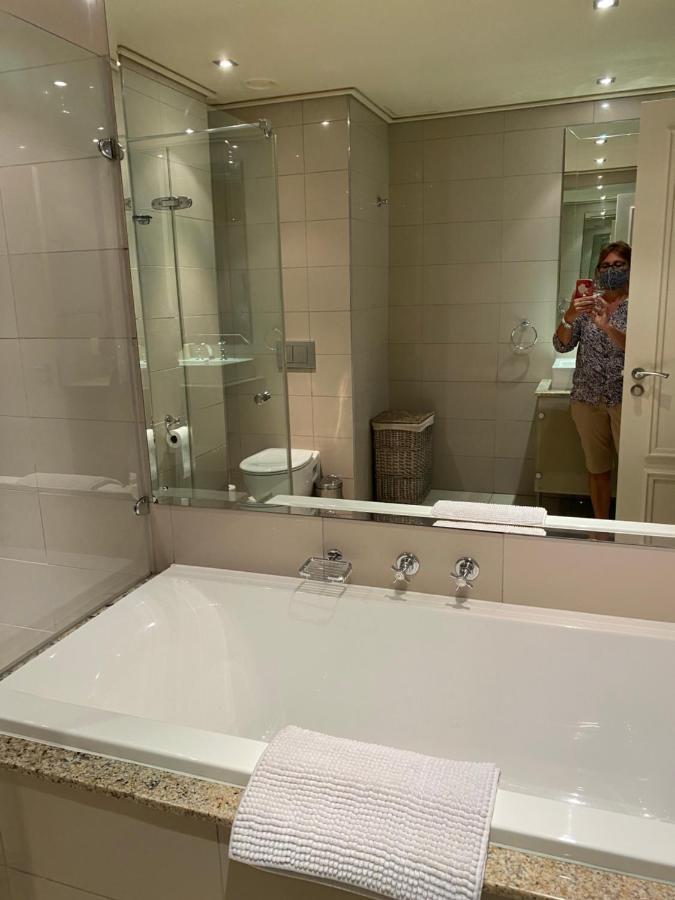Apartment Cape Royale Luxury In Green Point South Africa *