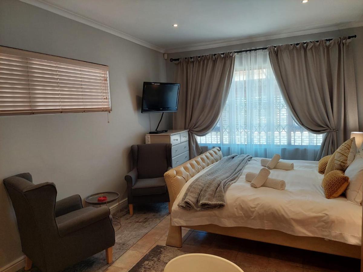 Apartment African Aviator - Graphite Luxury Self Catering Unit *
