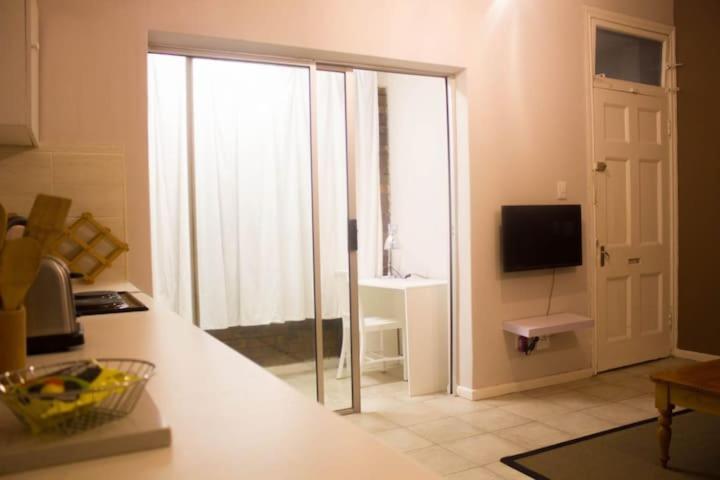 Limbila House * Cape Town