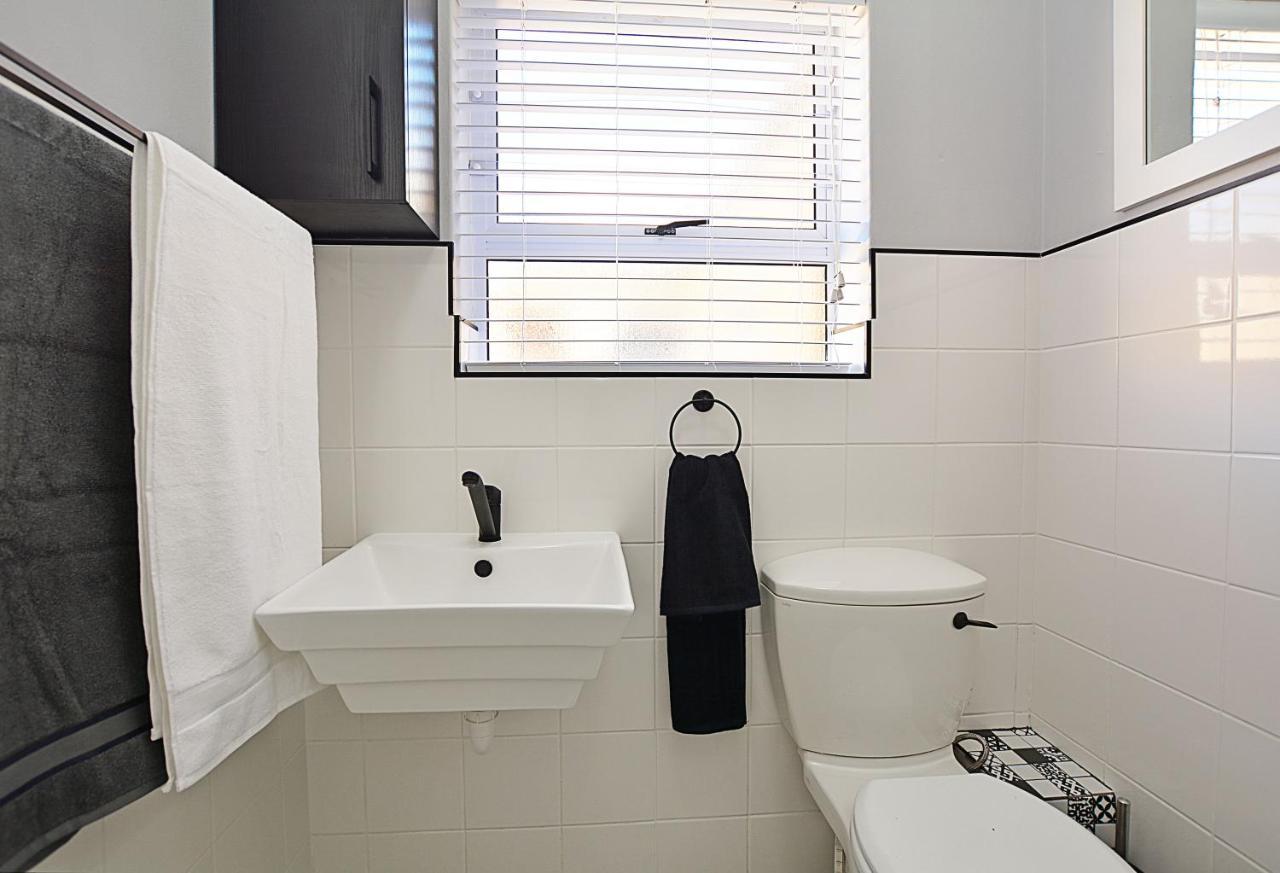 Modern In Blouberg Apartment Cape Town
