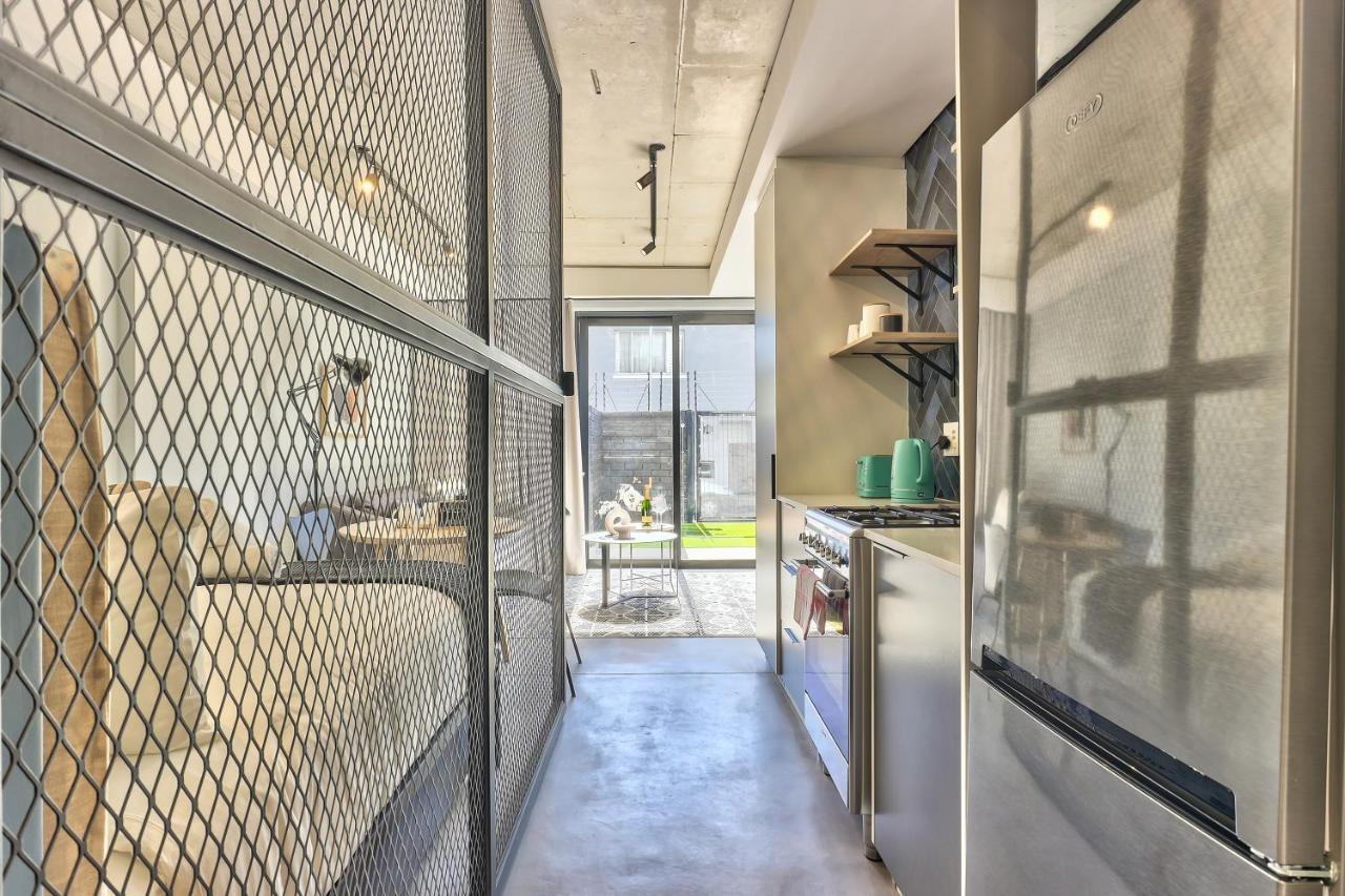 Secure, Fast Wifi, Ideal For The Solo Traveller! Apartment