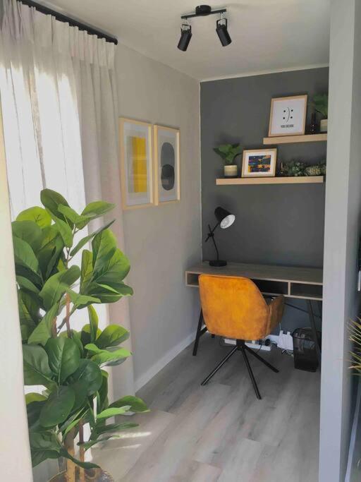 Apartment Cheerful 2 Bedroomed Townhouse With Patio Cape Town