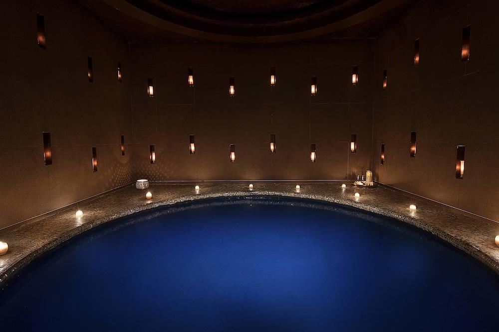 Apartment L'empire Crystal Towers