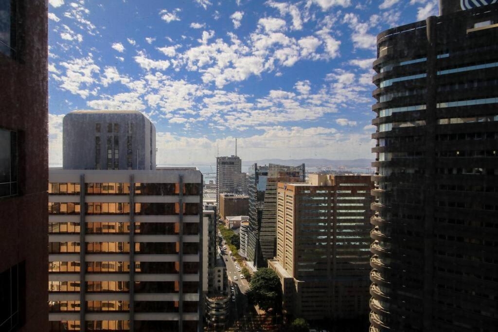 2010 Pullman Lovely 2 Bedroom In The Cbd Apartment Cape Town