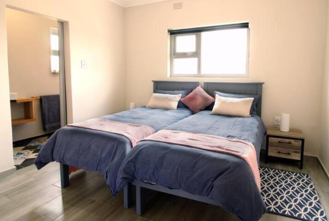 Boardrooms - Work - Surf - Sleep - Bloubergrant Guest house