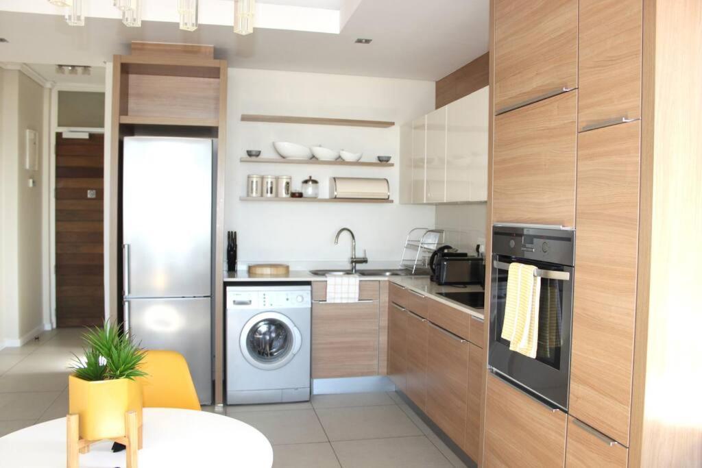The Crystal Towers One-bedroom Studio Cape Town