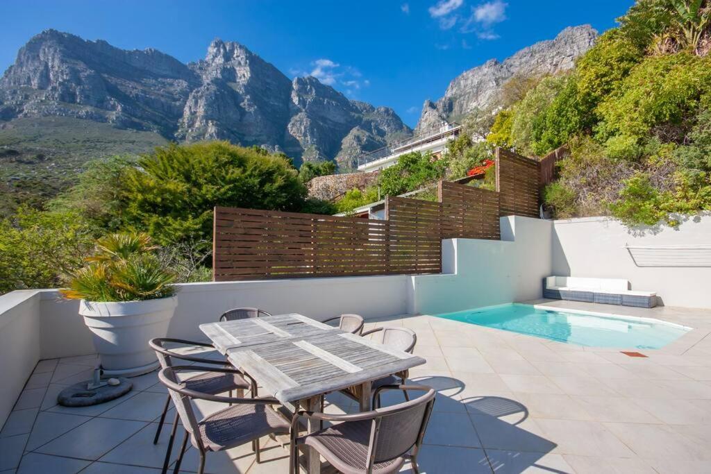 Camps Bay With Impeccable Views! Villa Cape Town