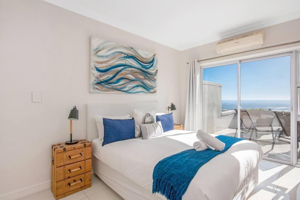 Camps Bay With Impeccable Views! Villa Cape Town