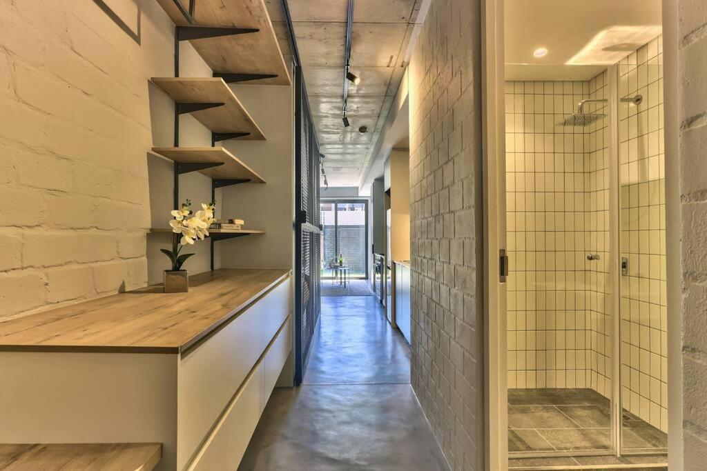 Apartment Ideal Work From Home,studio In New Development! Cape Town
