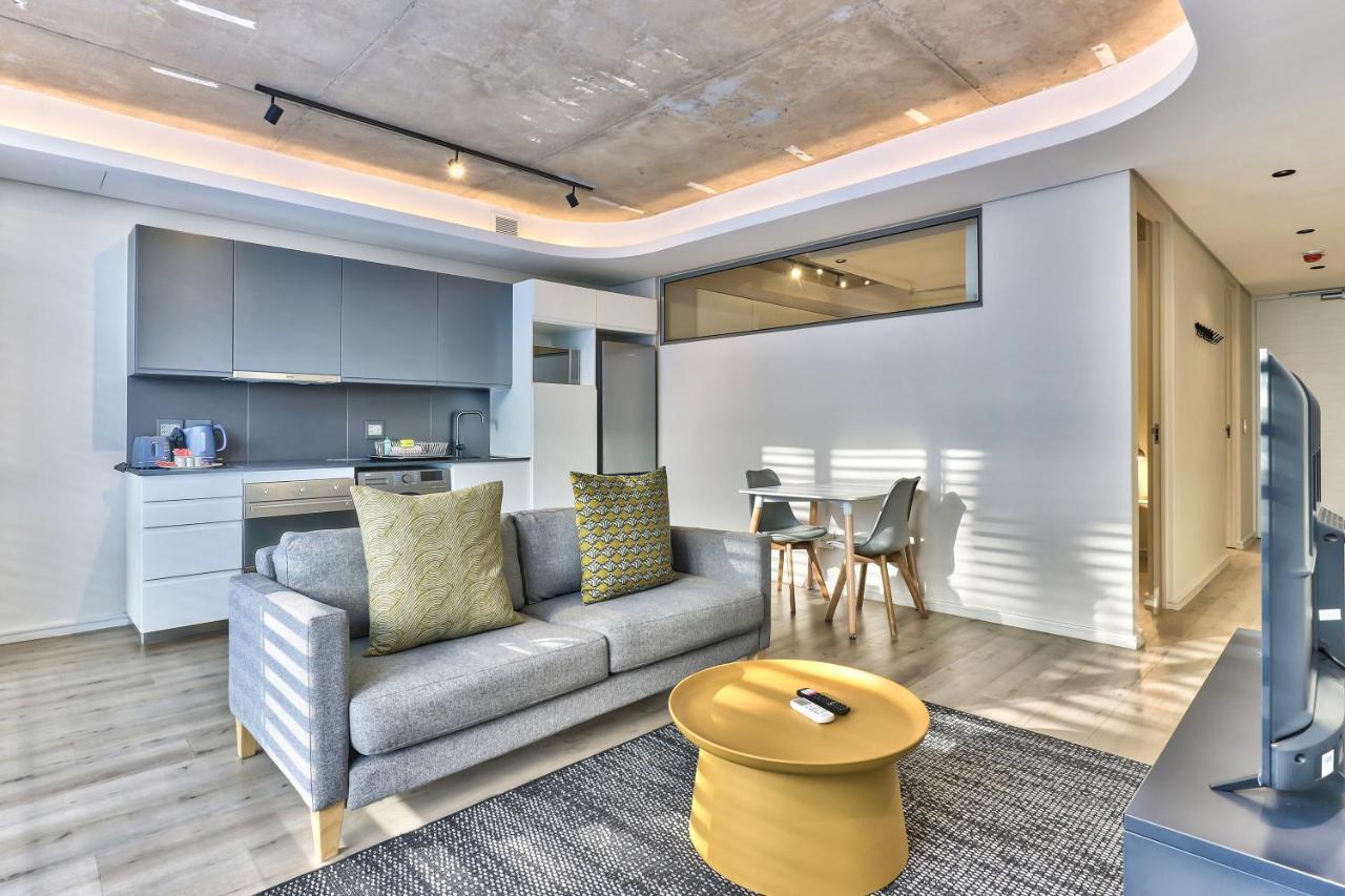 One Bedroom With Balcony And Views Apartment