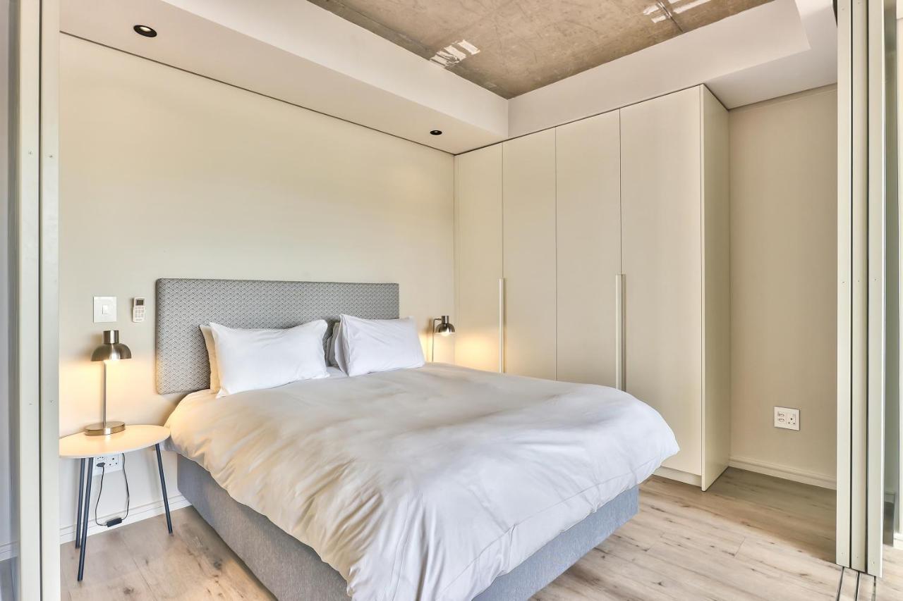 With Balcony And Views Apartment *